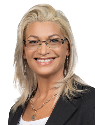 Mariana Headshot Transparent Crop